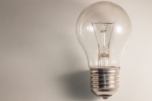 エアコンの運転・タイマーランプの点滅の意味は？原因と対処法を解説