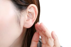 エアコンから異音がしたらどうする？音の種類と原因、対処法を解説